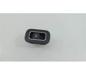 BOTONERA PUERTA TRASERA IZQUIERDA A1679050201 9051 