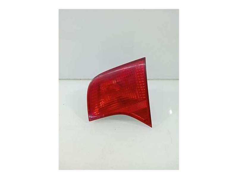 Recambio de piloto interior trasero derecho para audi a4 avant (8e)(2004) referencia OEM IAM   