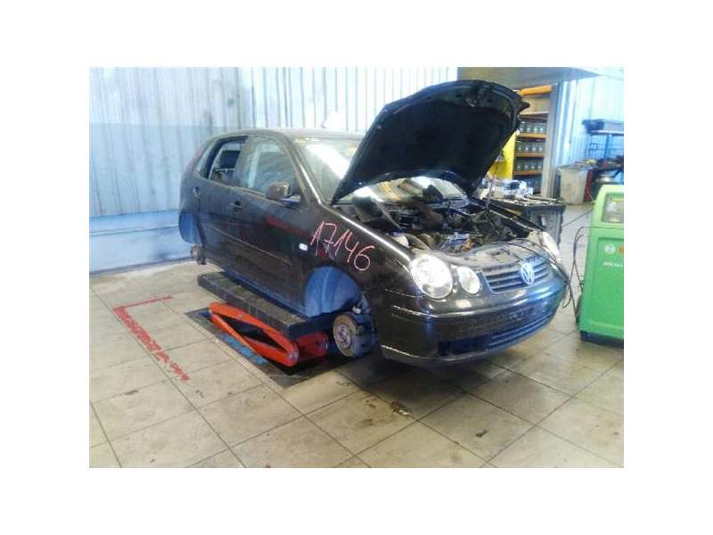 VOLKSWAGEN POLO BERLINA (6N2)