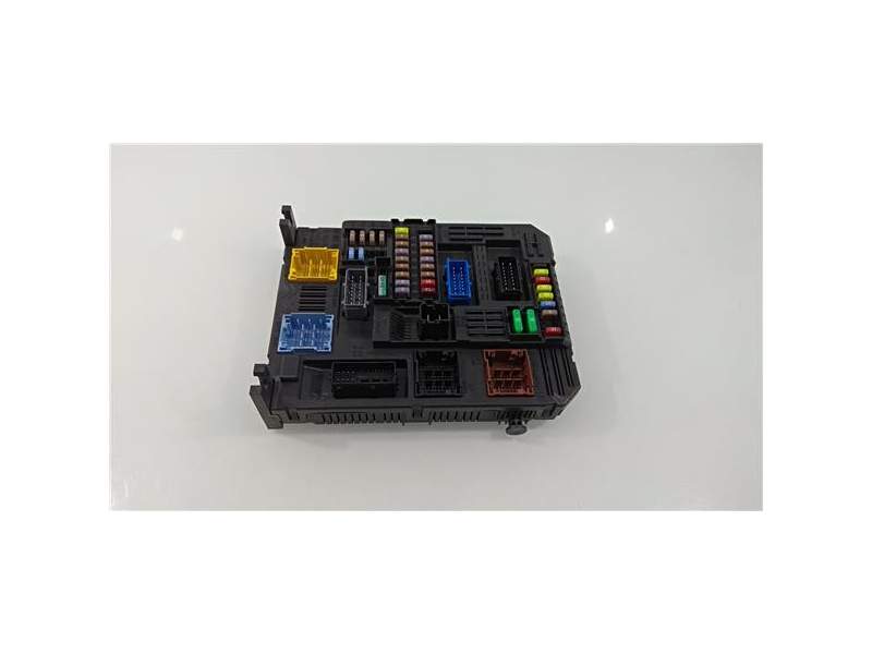 Recambio de caja reles para citroën c4 grand picasso 1.6 16v (150 cv / 110 kw) referencia OEM IAM 9819851380  