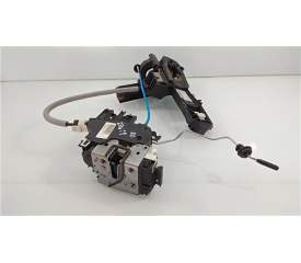 CERRADURA PUERTA DELANTERA DERECHA A1667200435 