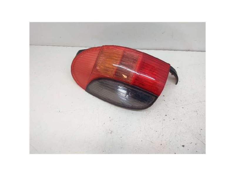 Recambio de piloto trasero izquierdo para kia sephia ll 1.5 cat (88 cv / 65 kw) (88 cv / 65 kw) referencia OEM IAM   