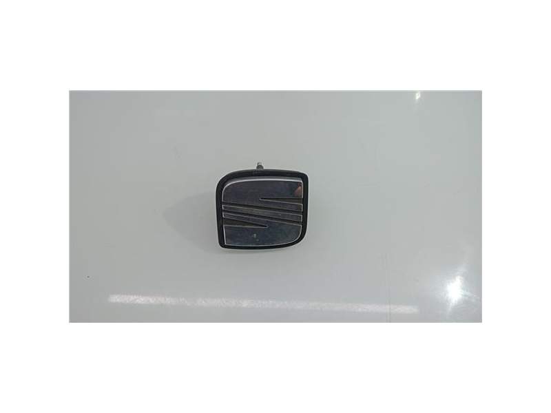 Recambio de maneta exterior porton para seat ibiza (6l1) 1.9 sdi (64 cv / 47 kw) (64 cv / 47 kw) referencia OEM IAM 6L6827565B  
