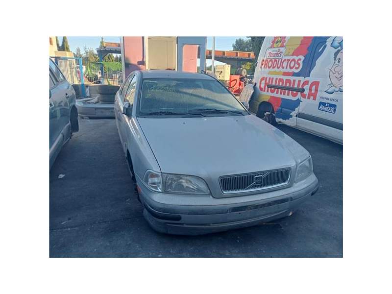 volvo s40 berlina del año 1998