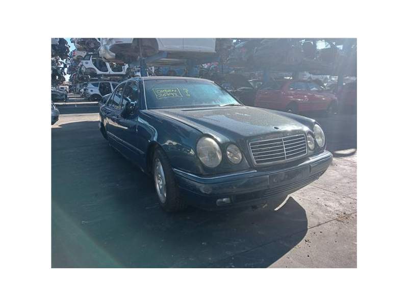 mercedes-benz clase e (w210) berlina del año 1996