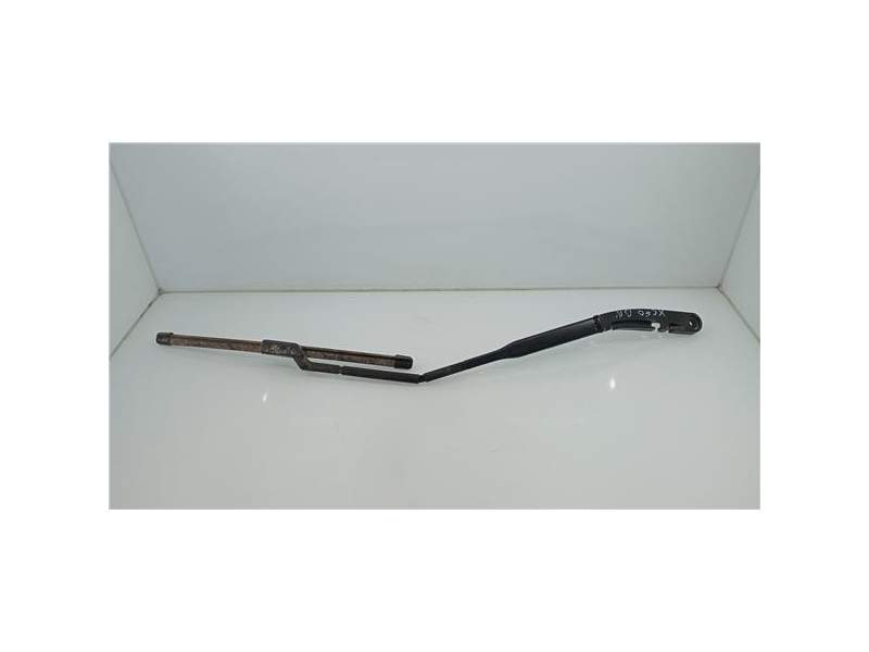 Recambio de brazo limpiaparabrisas delantero derecho para volvo xc60 (03.2017) referencia OEM IAM W00082546  