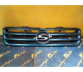 Recambio de rejilla capo para ssangyong musso 2.9 turbodiesel cat (120 cv / 88 kw) referencia OEM IAM   