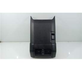 MOLDURA PUERTA DELANTERA DERECHA 5890360530 