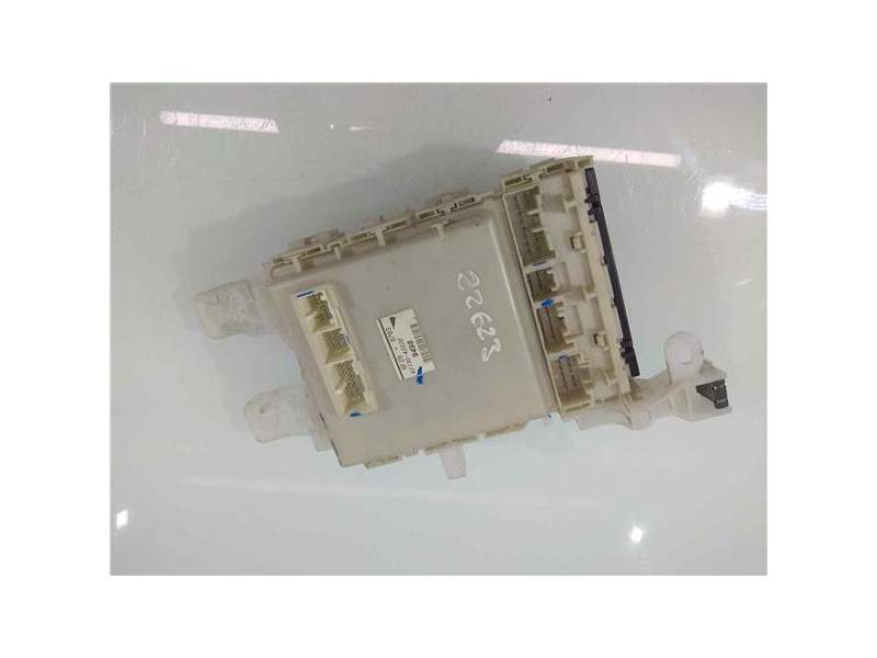 Recambio de caja reles para toyota rav4 (a3)(2005) 2.2 sol [2,2 ltr. - 130 kw d-cat] referencia OEM IAM 8273042020  