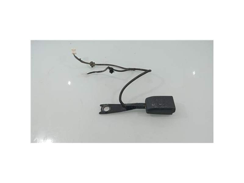 Recambio de anclaje cinturon delantero derecho para toyota land cruiser (j15)(2009) referencia OEM IAM 1067877  