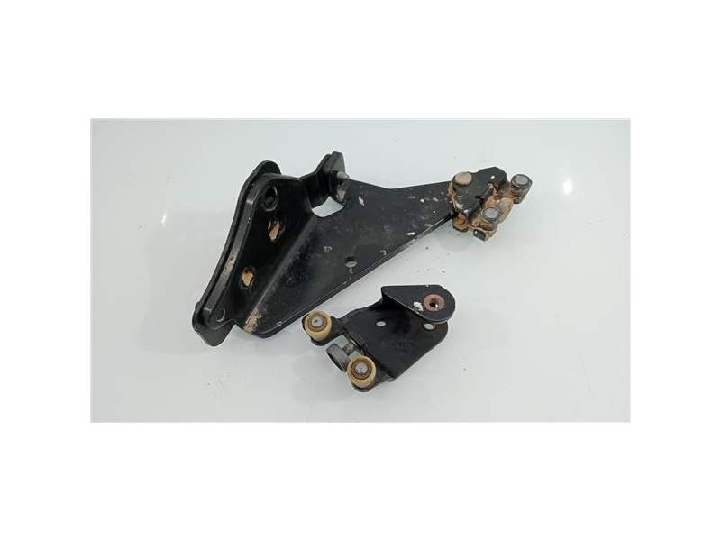 Recambio de soporte puerta corredera para renault kangoo ii (f/kw0)(2008) referencia OEM IAM 497763F  