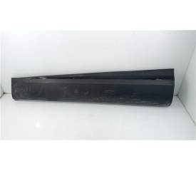 MOLDURA PUERTA DELANTERA DERECHA 808770154R 