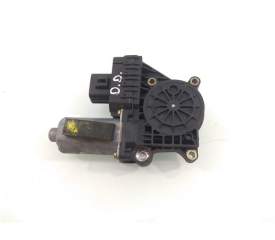 MOTOR ELEVALUNAS DELANTERO DERECHO 0130821946 