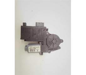 MOTOR ELEVALUNAS DELANTERO DERECHO 9682495780 