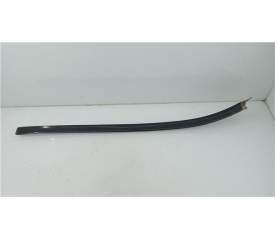 MOLDURA PUERTA DELANTERA DERECHA A1566901800 