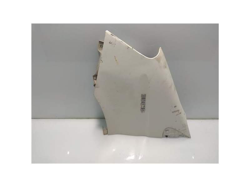 Recambio de aleta delantera izquierda para iveco 35s18 c35a20 referencia OEM IAM   
