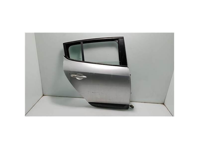 Recambio de puerta trasera derecha para renault megane iii berlina 5p (2008) referencia OEM IAM   