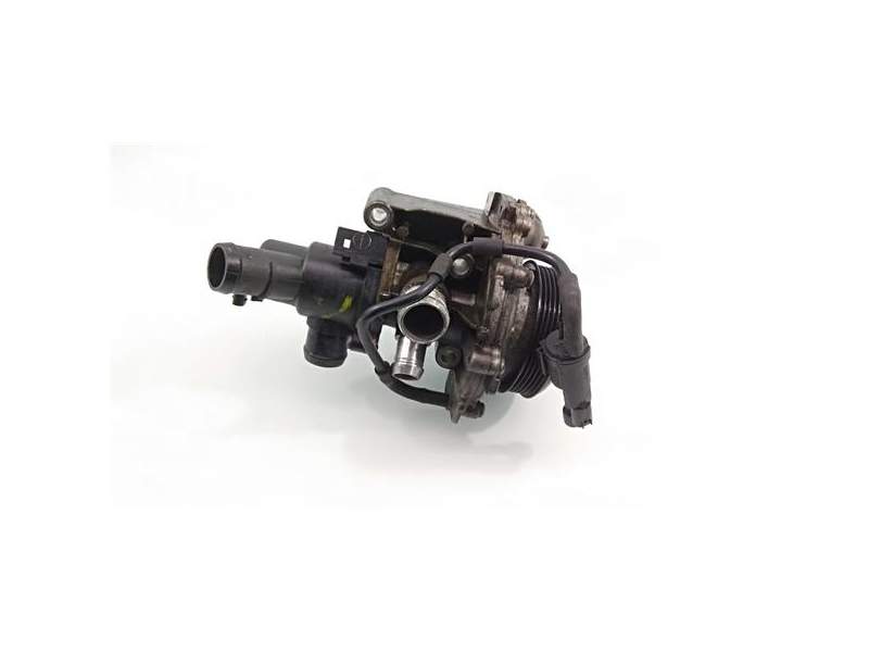 Recambio de bomba de agua para mercedes-benz clase gla (w156) 2.1 cc referencia OEM IAM A6512000501  