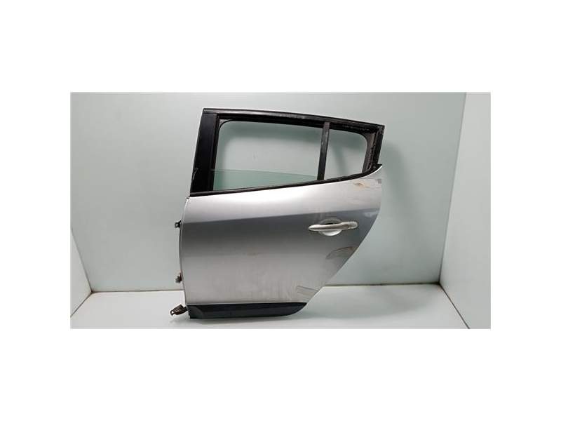 Recambio de puerta trasera izquierda para renault megane iii berlina 5p (2008) referencia OEM IAM   