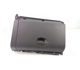 GUANTERA SALPICADERO 681080004R 