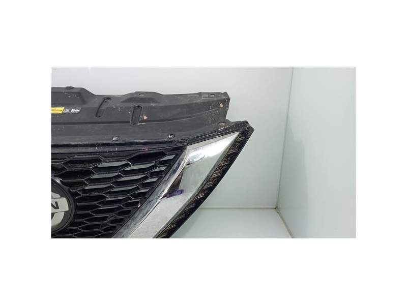 Recambio de rejilla capo para nissan qashqai (j11e)(2013) referencia OEM IAM 62310HV3  