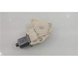Recambio de motor elevalunas delantero izquierdo para mercedes-benz clase gla (w156) 2.1 cc referencia OEM IAM A2469065100  