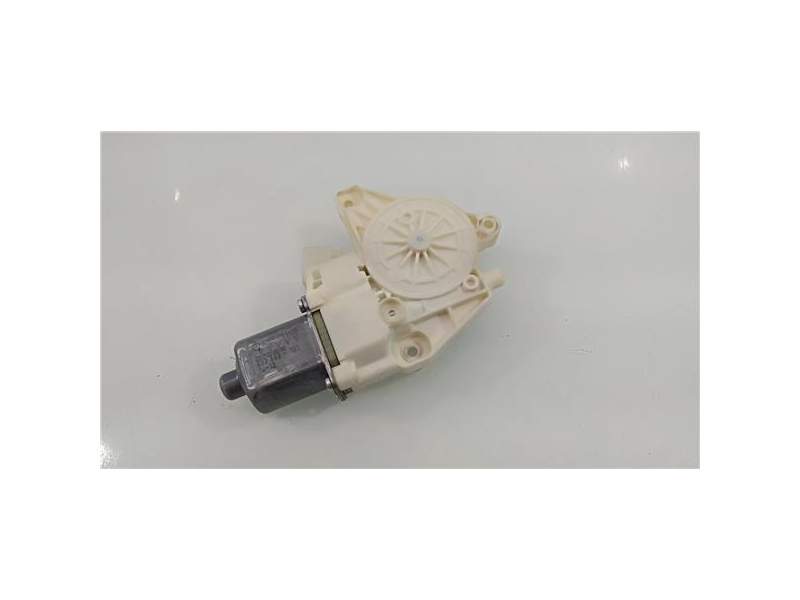 Recambio de motor elevalunas delantero izquierdo para mercedes-benz clase gla (w156) 2.1 cc referencia OEM IAM A2469065100  