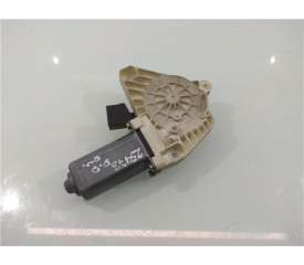 MOTOR ELEVALUNAS DELANTERO DERECHO A1698201842 