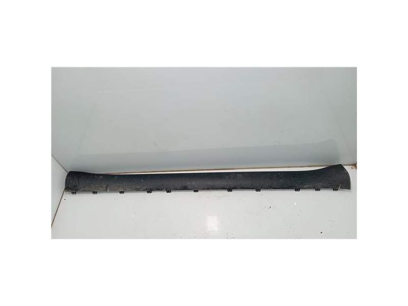 Recambio de estribo para tesla model y (01.2021) referencia OEM IAM 29126  