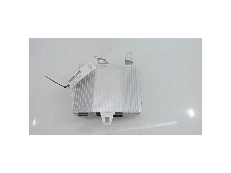 Recambio de modulo electronico para tesla model y (01.2021) referencia OEM IAM 150715201B  