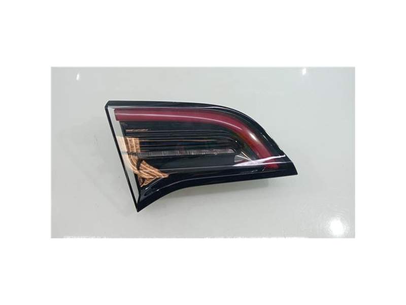 Recambio de piloto trasero izquierdo para tesla model y (01.2021) referencia OEM IAM 150208800B  