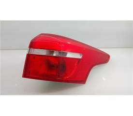 PILOTO TRASERO DERECHO F1EB13404DB 