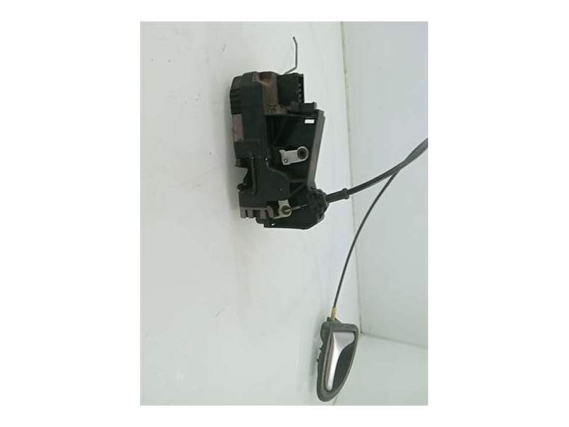 Recambio de cerradura puerta delantera izquierda para renault trafic i (05.1981) referencia OEM IAM 8200008246  