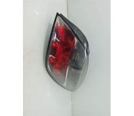 PILOTO TRASERO DERECHO 24451834 