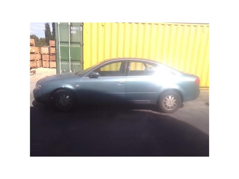 AUDI A6 BERLINA (4B2)
