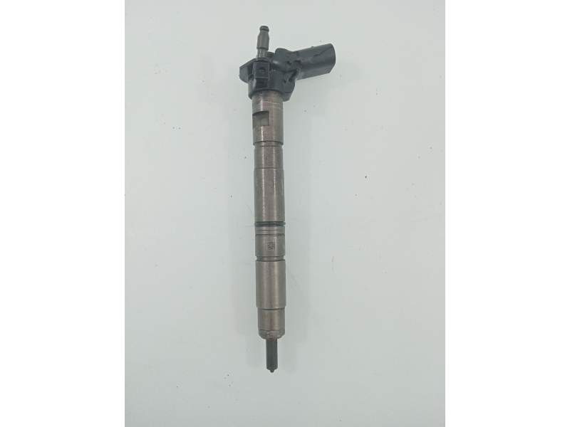 Recambio de inyector para volkswagen golf vi (5k1) 2.0 tdi (110 cv / 81 kw) referencia OEM IAM 03L130277 0445116030 