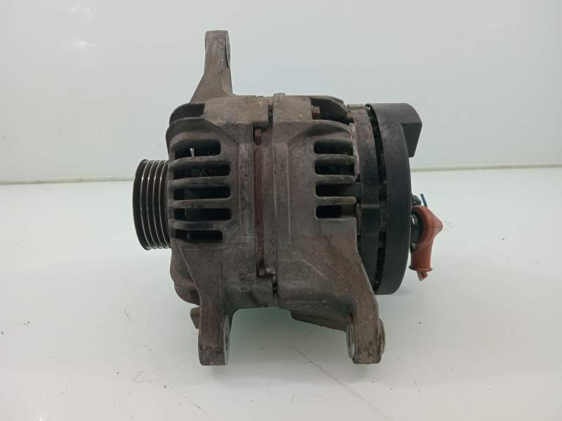 Recambio de alternador para mitsubishi space star 60 82 referencia OEM IAM 0124325008  