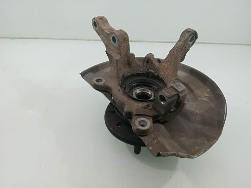 Recambio de mangueta delantera derecha para mitsubishi space star 60 82 referencia OEM IAM   
