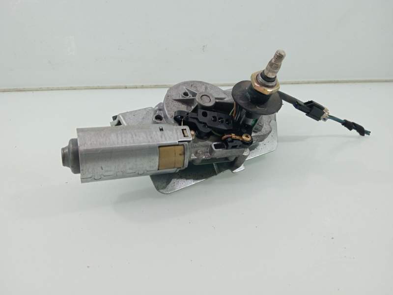 Recambio de motor limpia trasero para mitsubishi space star 60 82 referencia OEM IAM 0390206515  