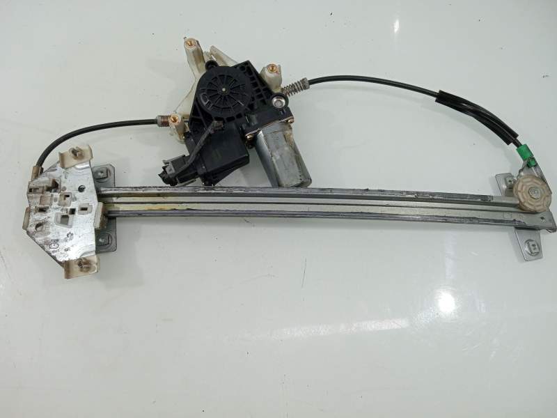 Recambio de elevalunas electrico delantero izquierdo para mitsubishi space star 60 82 referencia OEM IAM 0130821788  