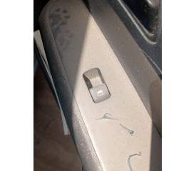 MANDO ELEVALUNAS DELANTERO DERECHO 93581G6000 