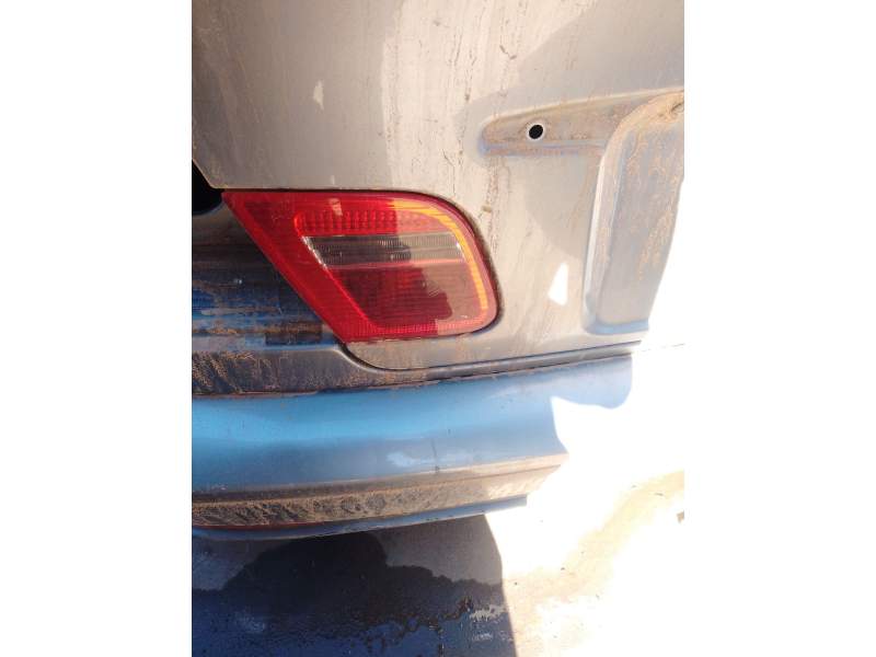 Recambio de piloto trasero izquierdo interior para bmw serie 3 berlina (e46)(1998) referencia OEM IAM 63218364727  