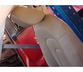 REPOSACABEZAS DELANTERO DERECHO 8K0881905B 