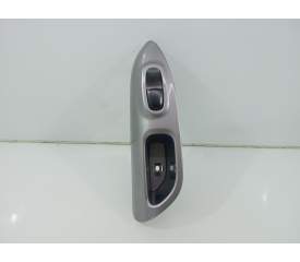 MANDO ELEVALUNAS TRASERO DERECHO 829601KA2A 254111KL5A 