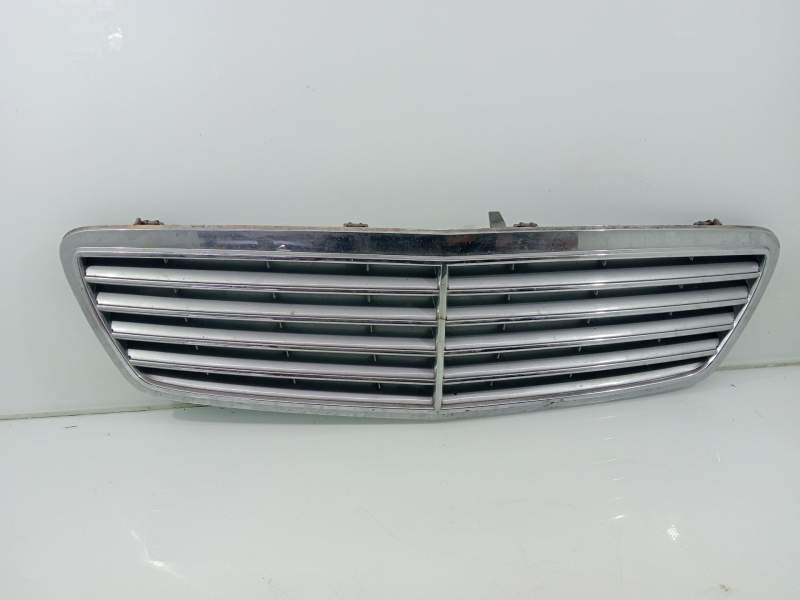 Recambio de rejilla delantera para mercedes-benz clase c (w203) c 200 cdi (203.004) referencia OEM IAM A2038800183  