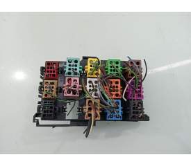 CAJA RELES / FUSIBLES 7E0937545A 