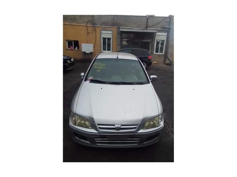 mitsubishi space star (dg0) del año 2001