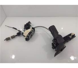 CERRADURA PUERTA DELANTERA DERECHA A2047203035 