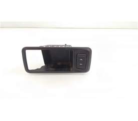 MANDO ELEVALUNAS DELANTERO DERECHO 7M5T14529AA 