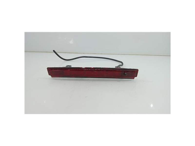 Recambio de piloto trasero central para renault clio iv (2012) referencia OEM IAM 265902759R  